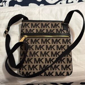 Cloth Michael Kors crossbody